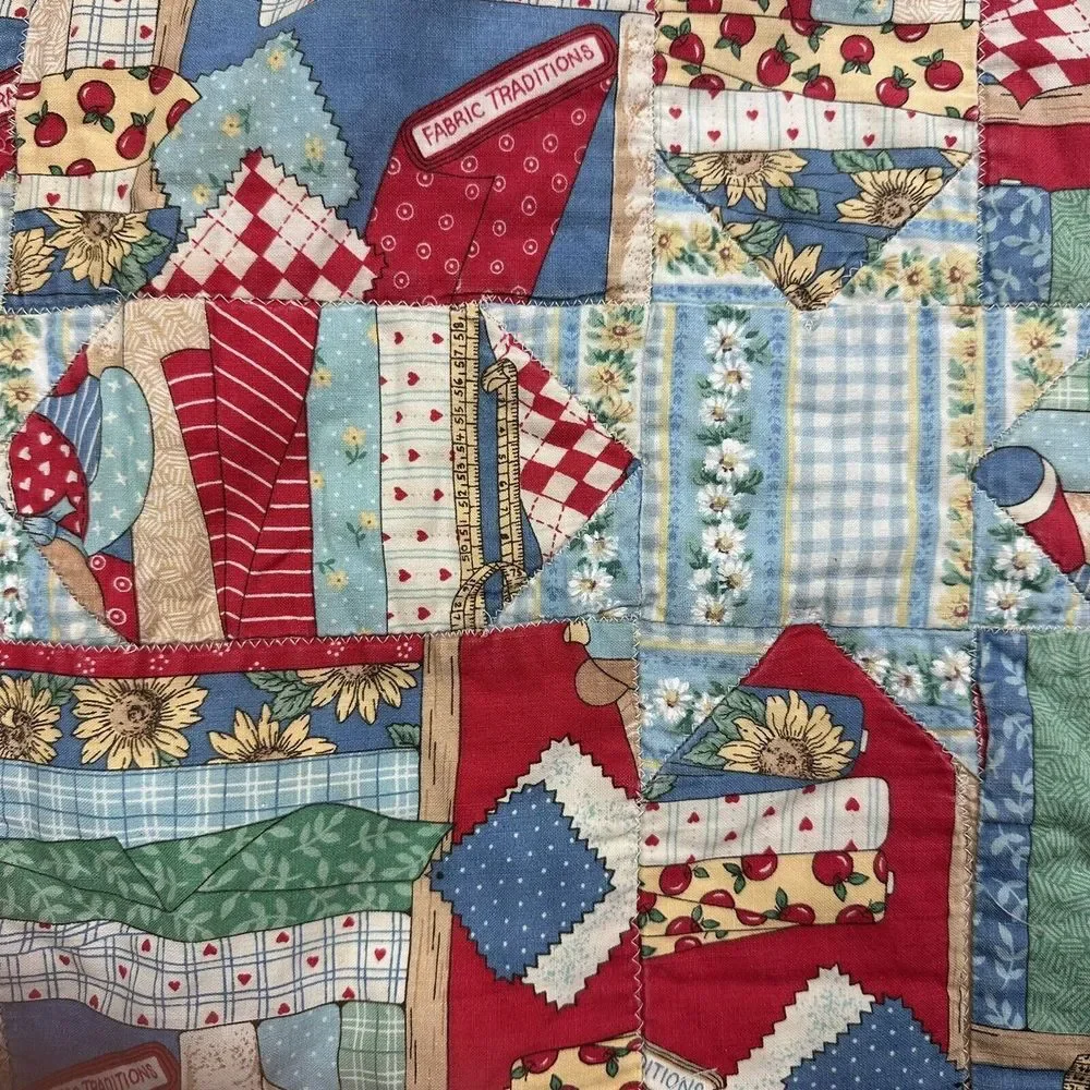 HANDMADE QUILT CHILDREN BEARS FLORAL APPLES PATCHWORK 37x46
